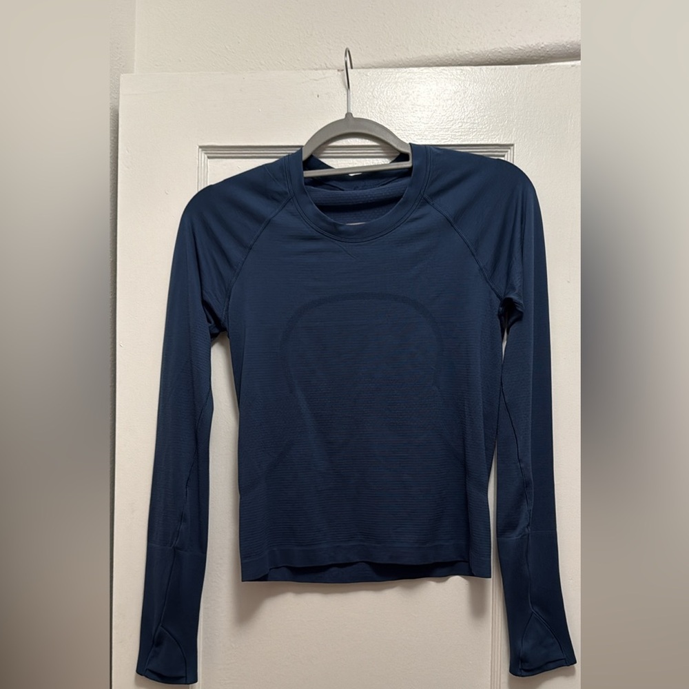 Swiftly Tech Long-Sleeve Shirt 2.0 Waist Length Sz 6
